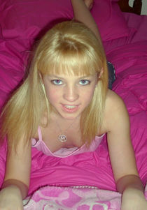 Brunette wifey getting